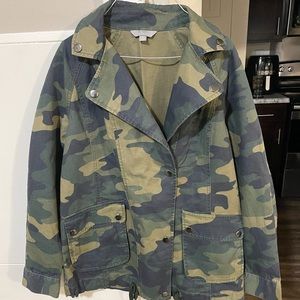 ✨3/$15✨Camo Jacket